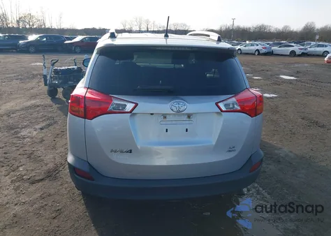 2015 Toyota Rav4 Le z USA, uszkodzony, nr VIN JTMBFREV6FD155427